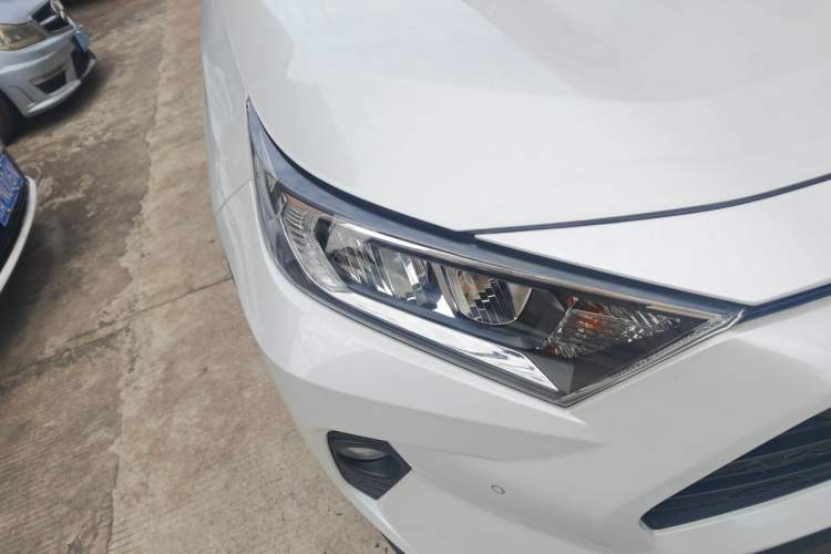 Used Toyota RAV4 2022 2.0L CVT Two-Wheel Drive Fashion Plus Edition Right Front Headlight