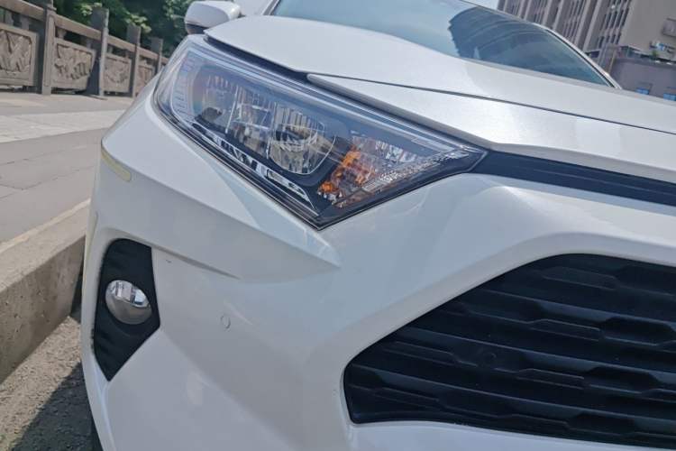 Used Toyota RAV4 2022 2.0L CVT Two-Wheel Drive Fashion Plus Edition Right Front Headlight
