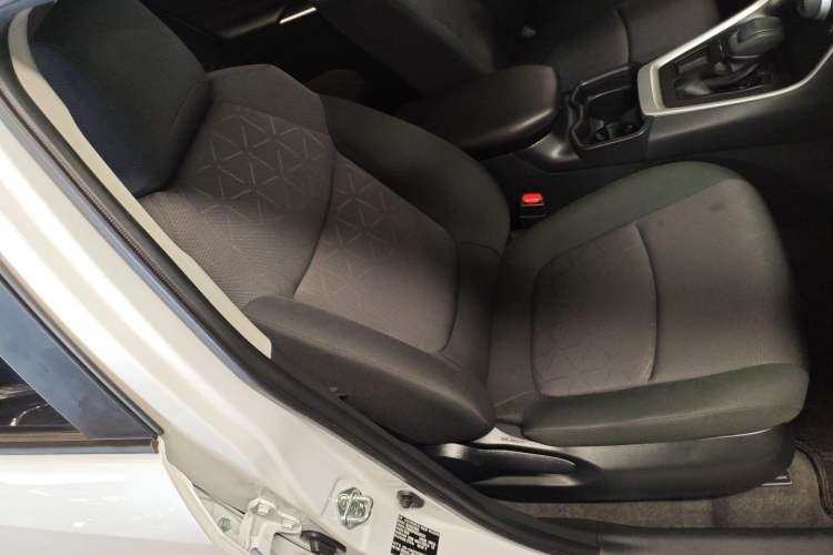 Used Toyota RAV4 2022 2.0L CVT Two-Wheel Drive Fashion Edition Right Front Seat