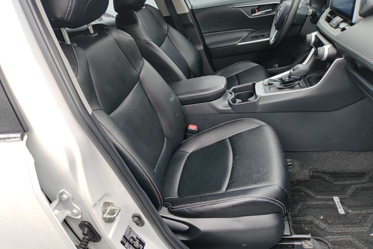 Used Toyota RAV4 2022 2.0L CVT Two-Wheel Drive Fashion Edition Right Front Seat