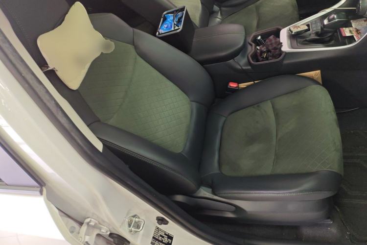Used Toyota RAV4 2022 2.0L CVT 4x4 Style Plus Edition Right Front Seat