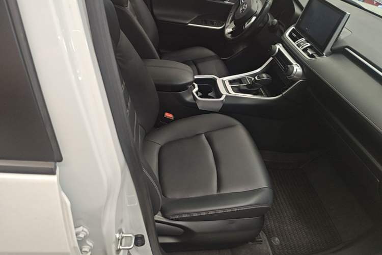 Used Toyota RAV4 2022 2.0L CVT Two-Wheel Drive Fashion Plus Edition Right Front Seat