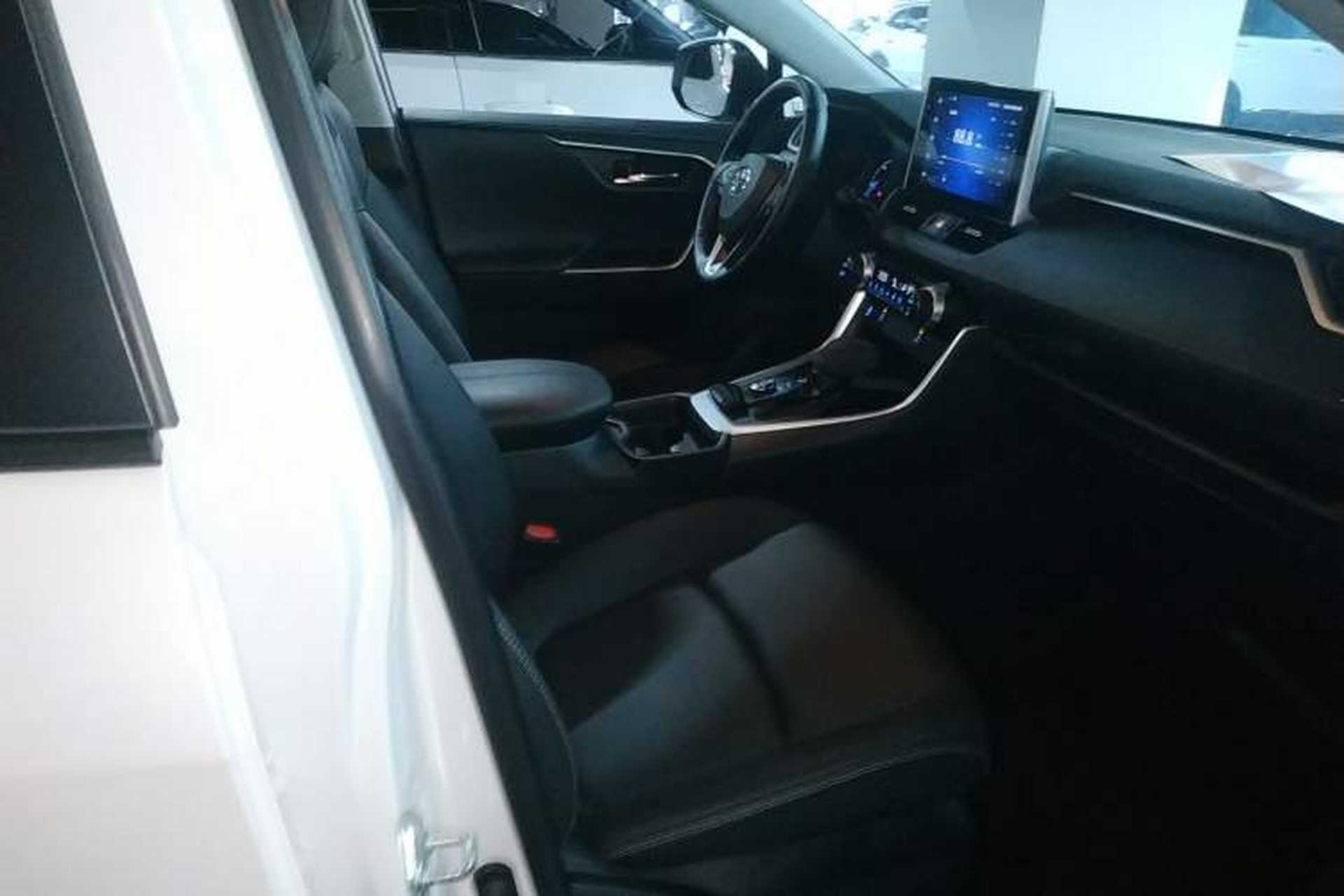 Used Toyota RAV4 2022 Dual-Engine 2.5L E-CVT Four-Wheel Drive Elite Plus Edition Right Front Seat