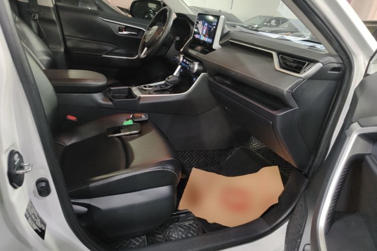 Used Toyota RAV4 2022 2.0L CVT Two-Wheel Drive Fashion Edition Right Front Seat
