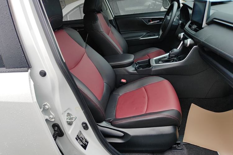 Used Toyota RAV4 2022 2.0L CVT Two-Wheel Drive Fashion Edition Right Front Seat