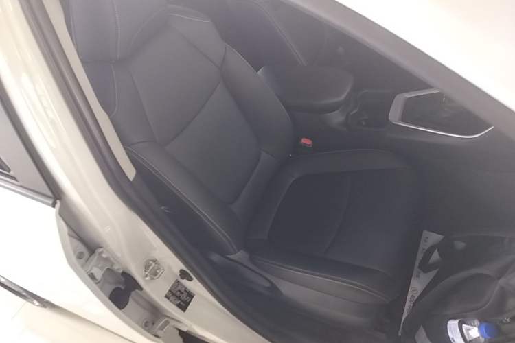 Used Toyota RAV4 2022 2.0L CVT Two-Wheel Drive Fashion Edition Right Front Seat