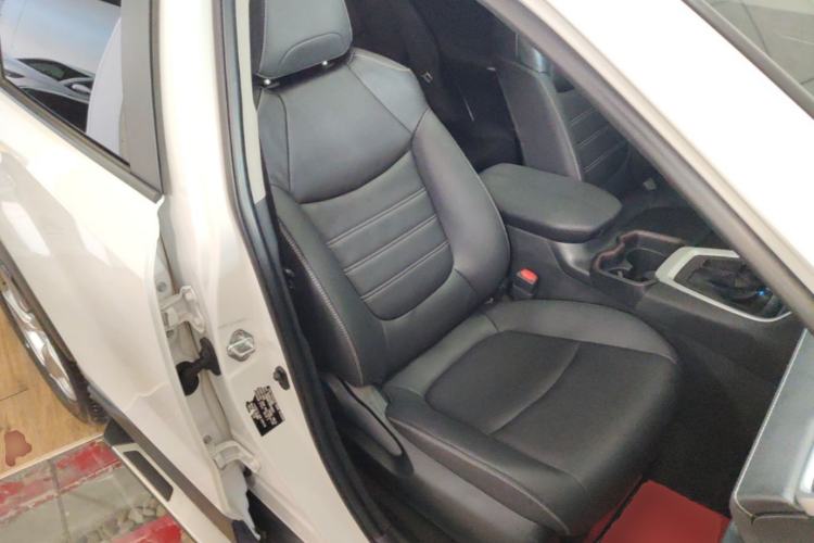 Used Toyota RAV4 2022 2.0L CVT Two-Wheel Drive Fashion Plus Edition Right Front Seat