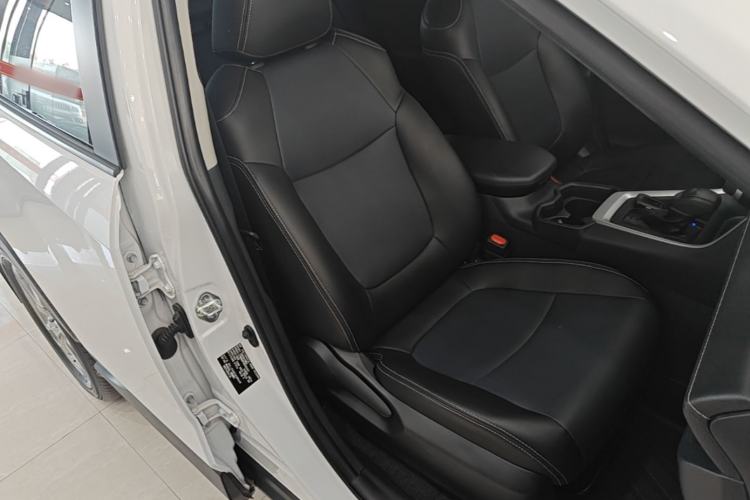 Used Toyota RAV4 2022 2.0L CVT Two-Wheel Drive Fashion Edition Right Front Seat