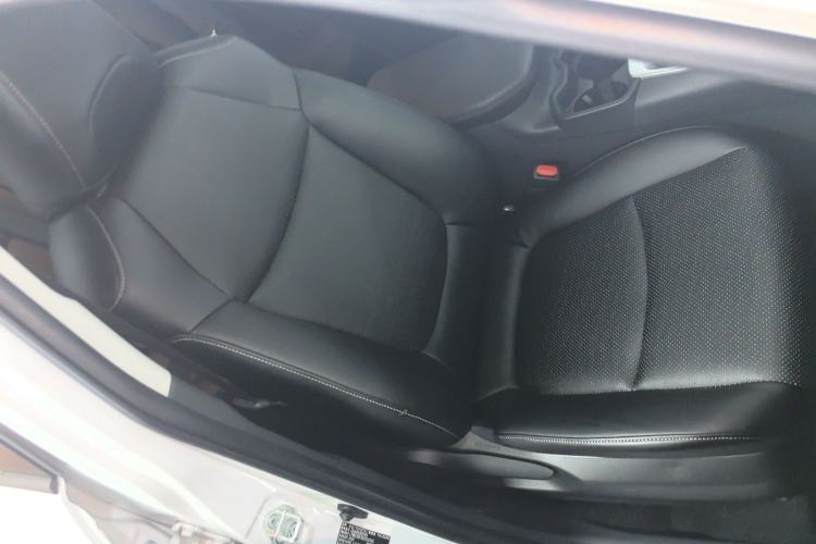 Used Toyota RAV4 2022 Dual-Engine 2.5L E-CVT Two-Wheel Drive Elite Edition Right Front Seat