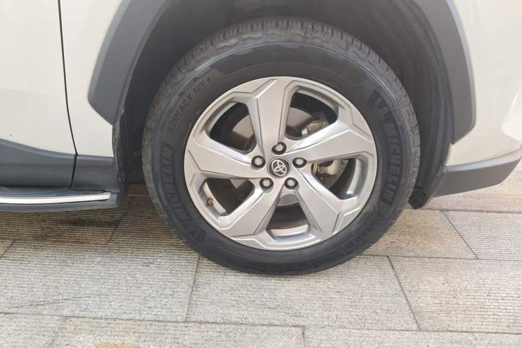 Used Toyota RAV4 2022 2.0L CVT Two-Wheel Drive Fashion Plus Edition Right Front Wheel Hub