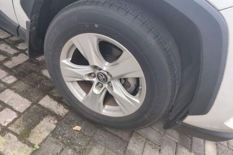 Used Toyota RAV4 2022 2.0L CVT Two-Wheel Drive Urban Edition Right Front Wheel Hub