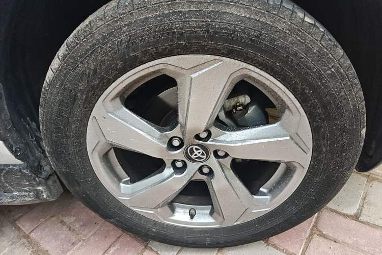 Used Toyota RAV4 2022 2.0L CVT Two-Wheel Drive Fashion Edition Right Front Wheel Hub