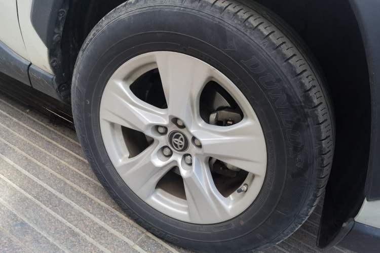 Used Toyota RAV4 2022 2.0L CVT Two-Wheel Drive Urban Edition Right Front Wheel Hub