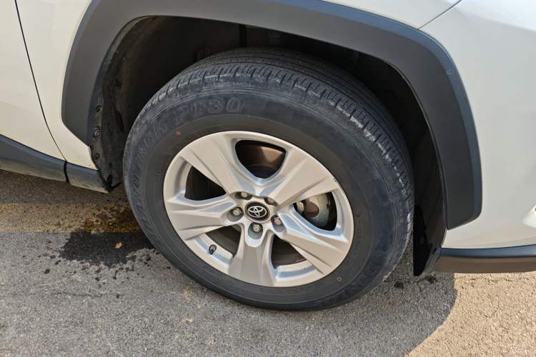 Used Toyota RAV4 2022 2.0L CVT Two-Wheel Drive Urban Edition Right Front Wheel Hub