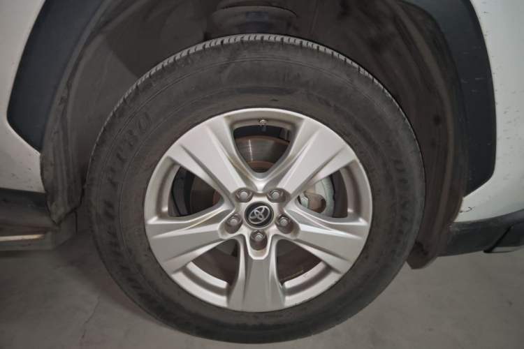 Used Toyota RAV4 2022 2.0L CVT Two-Wheel Drive Urban Edition Right Front Wheel Hub
