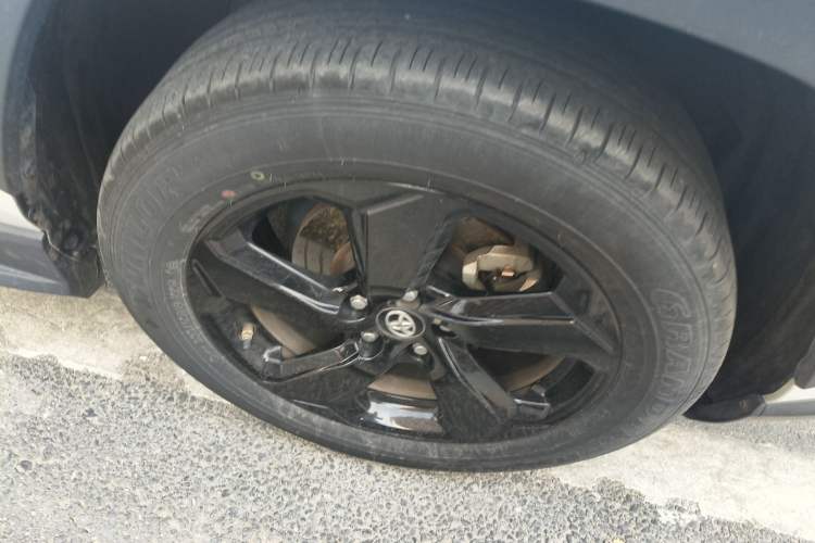 Used Toyota RAV4 2022 Dual-Engine 2.5L E-CVT Four-Wheel Drive Elite Plus Edition Right Front Wheel Hub