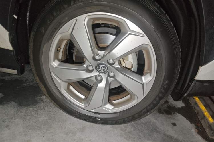 Used Toyota RAV4 2022 Dual-Engine 2.5L E-CVT Two-Wheel Drive Elite Edition Right Front Wheel Hub