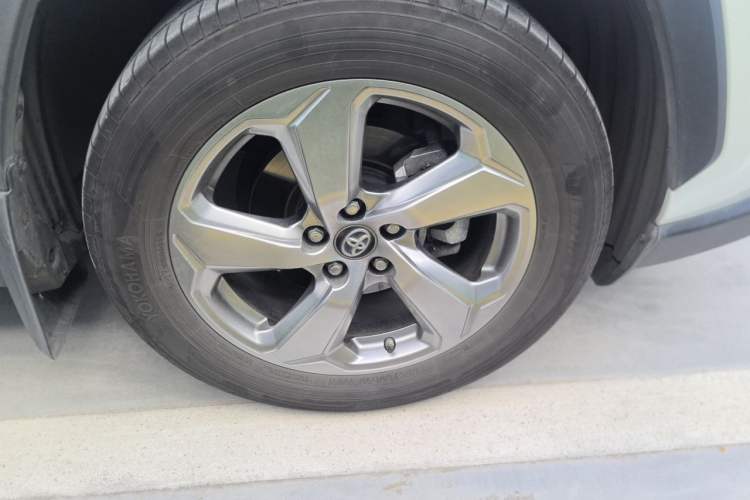 Used Toyota RAV4 2022 2.0L CVT Two-Wheel Drive Fashion Plus Edition Right Front Wheel Hub