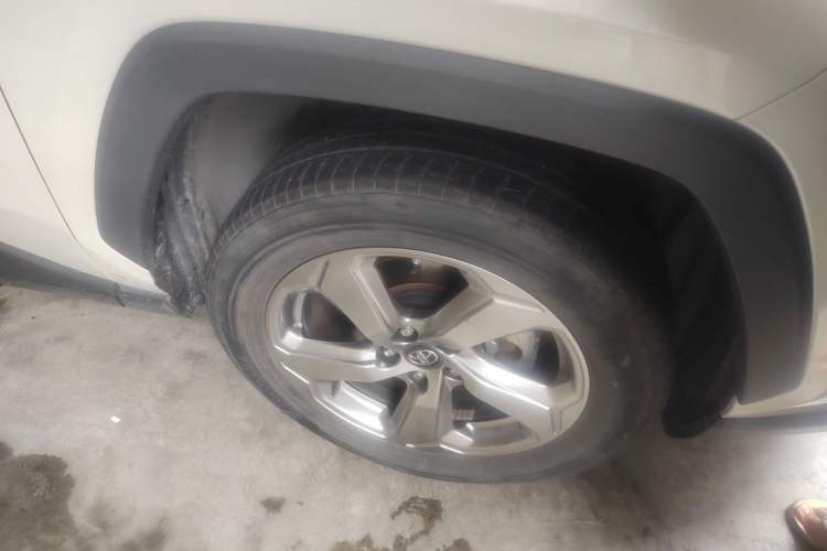 Used Toyota RAV4 2022 2.0L CVT Two-Wheel Drive Fashion Plus Edition Right Front Wheel Hub