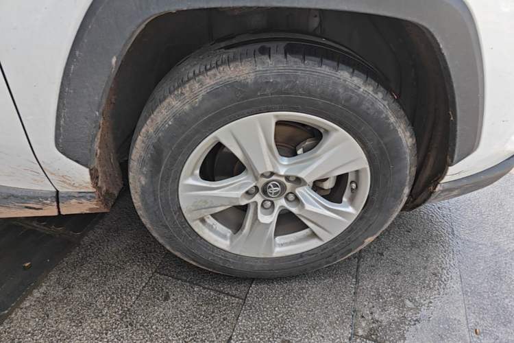 Used Toyota RAV4 2022 2.0L CVT Two-Wheel Drive Urban Edition Right Front Wheel Hub