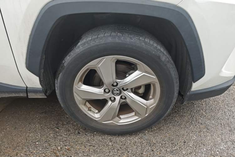 Used Toyota RAV4 2022 2.0L CVT Two-Wheel Drive Fashion Plus Edition Right Front Wheel Hub