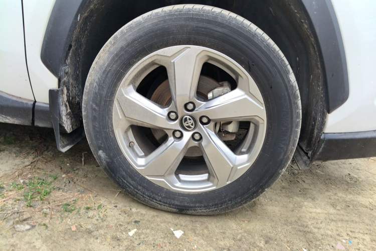 Used Toyota RAV4 2022 2.0L CVT Two-Wheel Drive Fashion Edition Right Front Wheel Hub