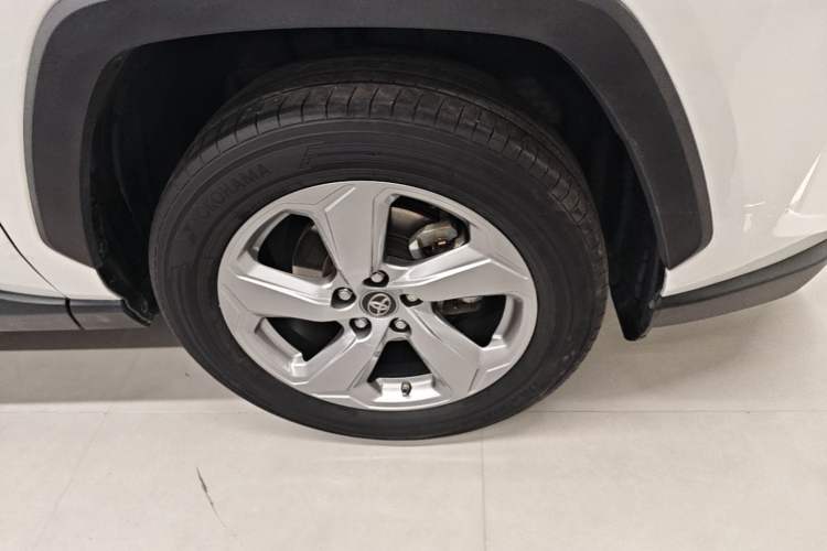 Used Toyota RAV4 2022 2.0L CVT Two-Wheel Drive Fashion Plus Edition Right Front Wheel Hub