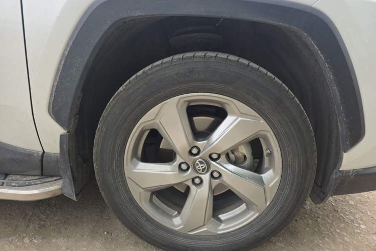 Used Toyota RAV4 2022 2.0L CVT Two-Wheel Drive Fashion Edition Right Front Wheel Hub