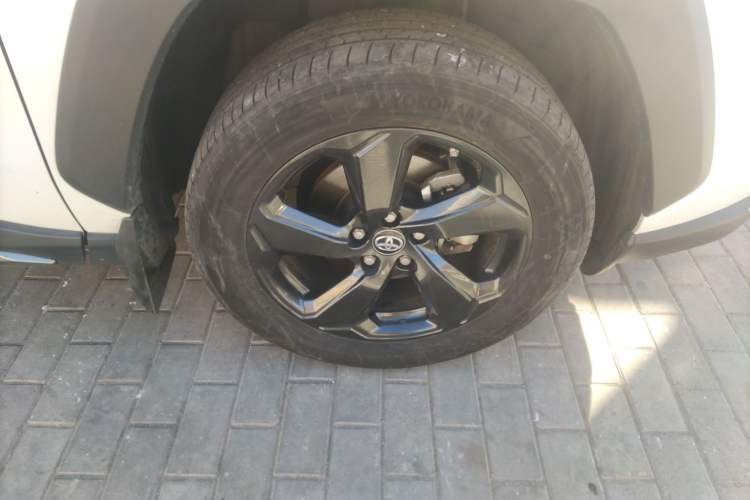 Used Toyota RAV4 2022 2.0L CVT 4x4 Style Plus Edition Right Front Wheel Hub