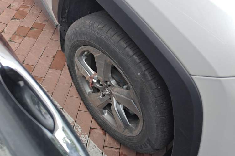 Used Toyota RAV4 2022 2.0L CVT Two-Wheel Drive Fashion Plus Edition Right Front Wheel Hub