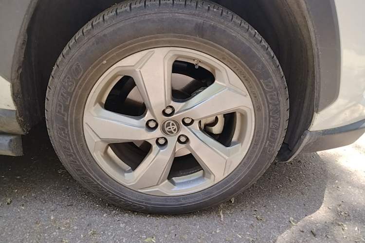 Used Toyota RAV4 2022 2.0L CVT Two-Wheel Drive Fashion Edition Right Front Wheel Hub