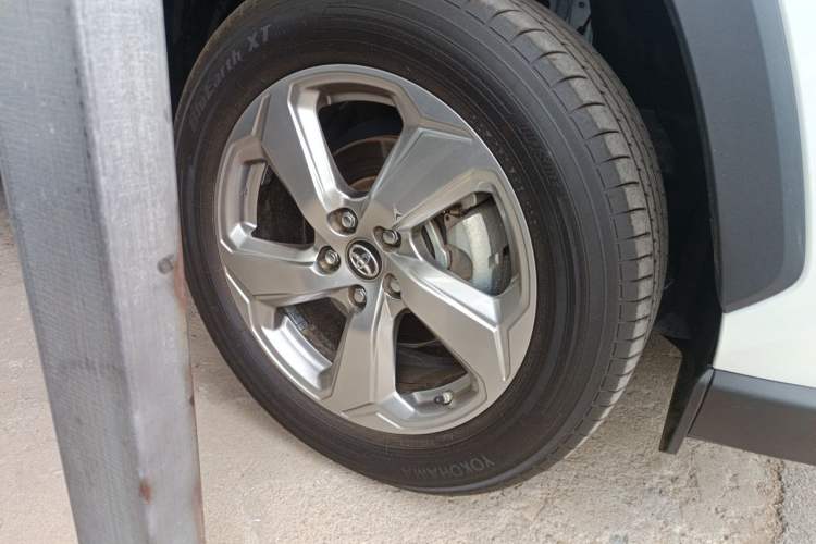 Used Toyota RAV4 2022 2.0L CVT Two-Wheel Drive Fashion Edition Right Front Wheel Hub