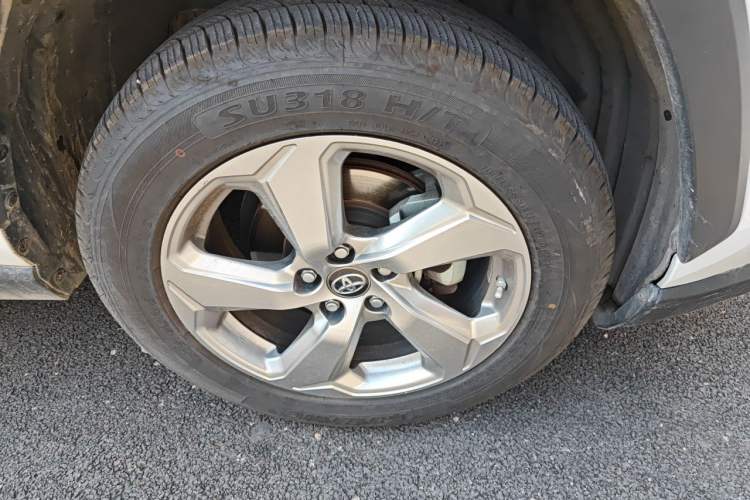 Used Toyota RAV4 2022 2.0L CVT Two-Wheel Drive Fashion Plus Edition Right Front Wheel Hub
