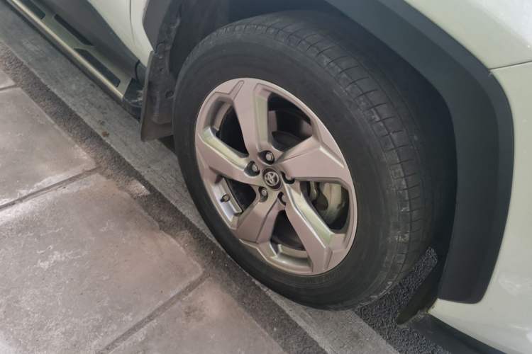 Used Toyota RAV4 2022 2.0L CVT Two-Wheel Drive Fashion Plus Edition Right Front Wheel Hub