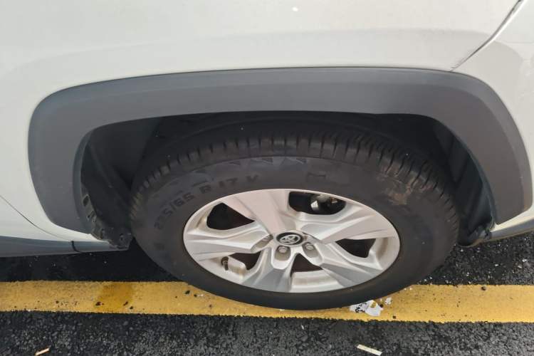 Used Toyota RAV4 2022 2.0L CVT Two-Wheel Drive Urban Edition Right Front Wheel Hub