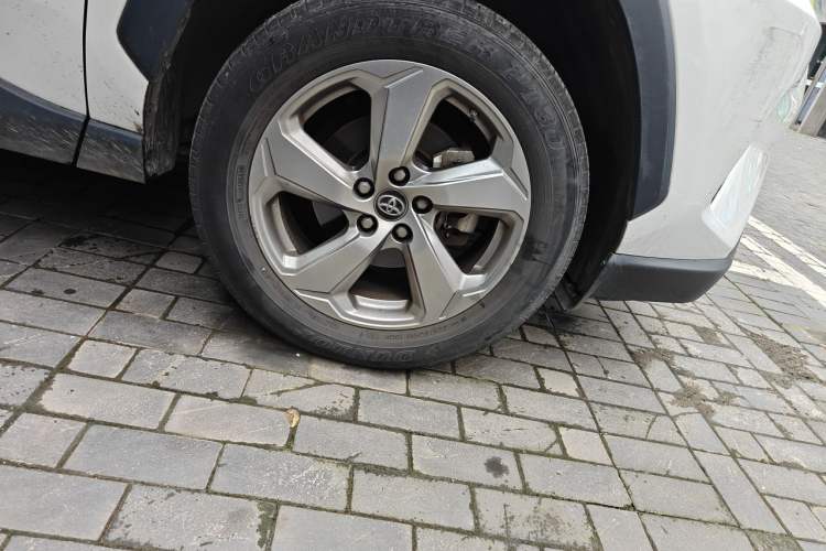 Used Toyota RAV4 2022 2.0L CVT Two-Wheel Drive Fashion Edition Right Front Wheel Hub