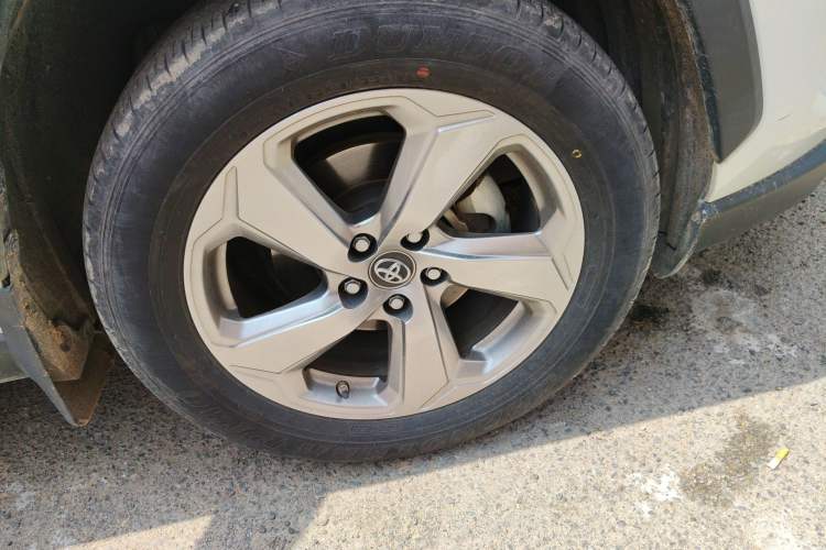 Used Toyota RAV4 2022 2.0L CVT Two-Wheel Drive Fashion Edition Right Front Wheel Hub