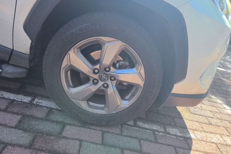 Used Toyota RAV4 2022 2.0L CVT Two-Wheel Drive Fashion Plus Edition Right Front Wheel Hub