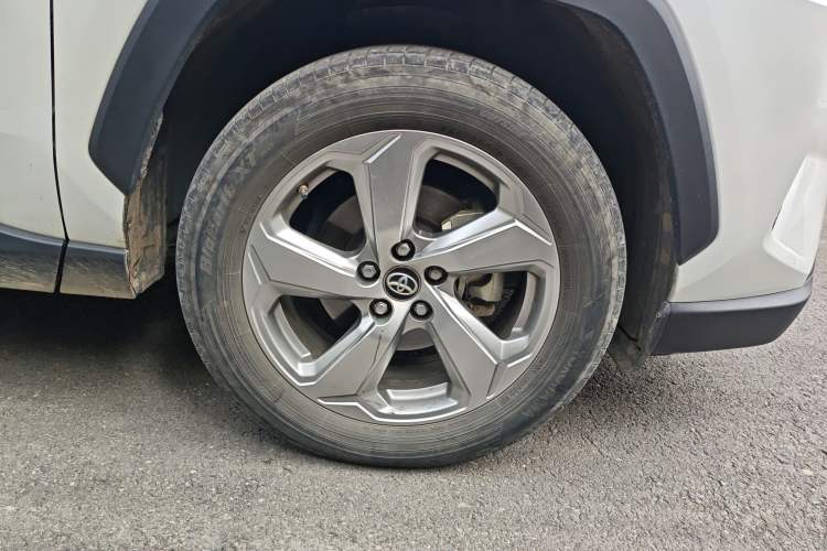 Used Toyota RAV4 2022 2.0L CVT Two-Wheel Drive Fashion Plus Edition Right Front Wheel Hub