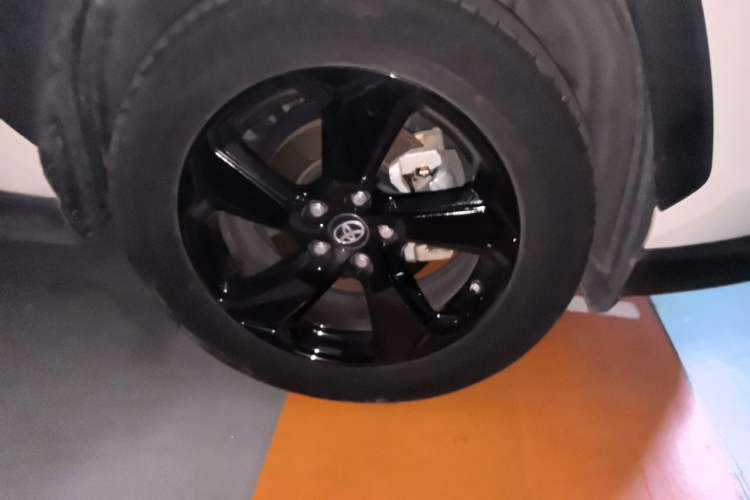 Used Toyota RAV4 2022 Dual-Engine 2.5L E-CVT Four-Wheel Drive Elite Plus Edition Right Front Wheel Hub