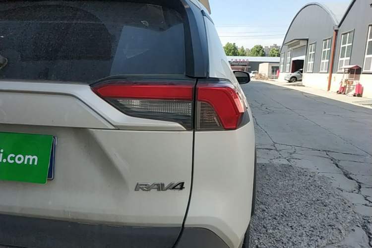Used Toyota RAV4 2022 2.0L CVT Two-Wheel Drive Fashion Plus Edition Right Rear Taillight