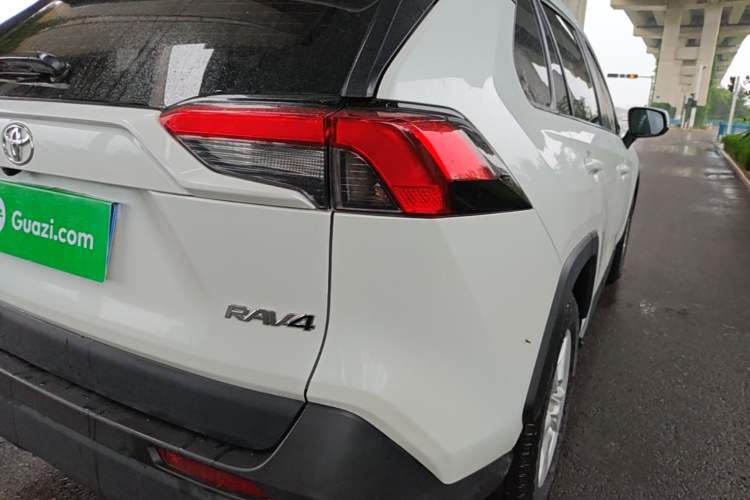 Used Toyota RAV4 2022 2.0L CVT Two-Wheel Drive Urban Edition Right Rear Taillight