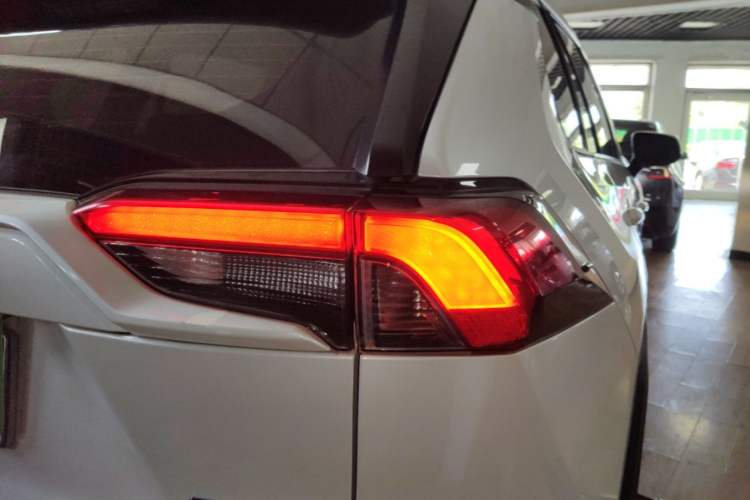 Used Toyota RAV4 2022 2.0L CVT Two-Wheel Drive Fashion Plus Edition Right Rear Taillight