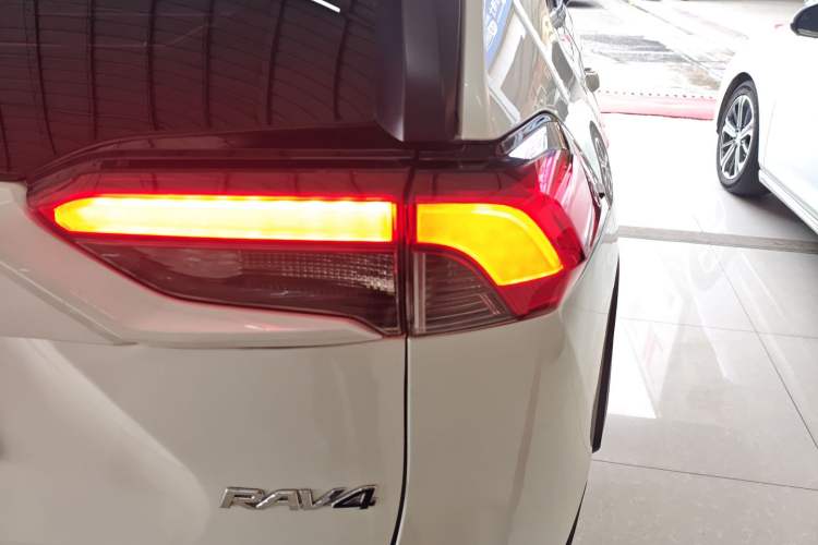 Used Toyota RAV4 2022 2.0L CVT Two-Wheel Drive Urban Edition Right Rear Taillight