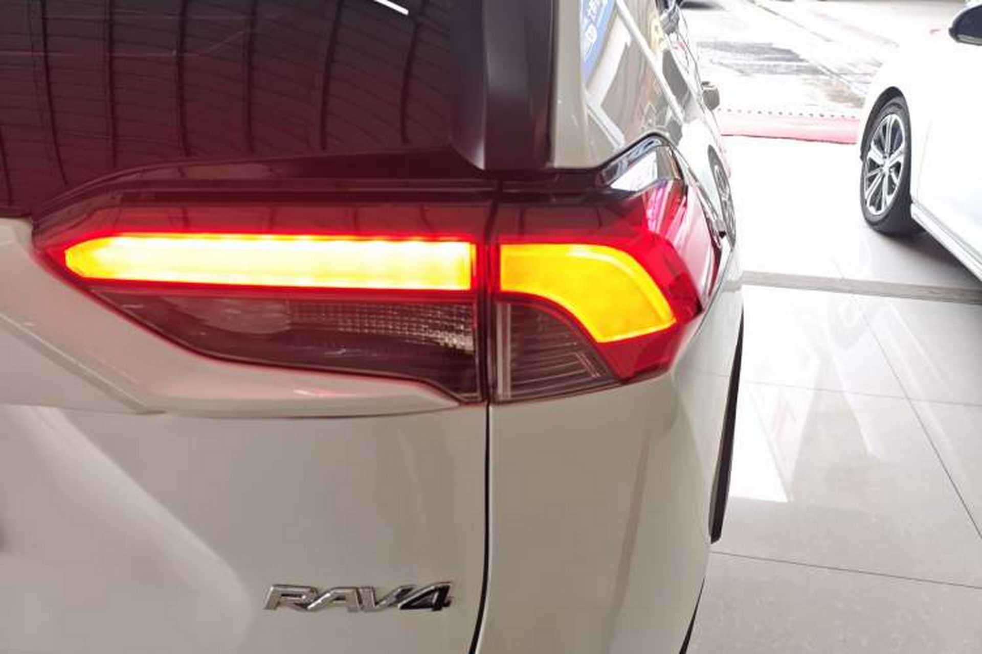 Used Toyota RAV4 2022 2.0L CVT Two-Wheel Drive Urban Edition Right Rear Taillight