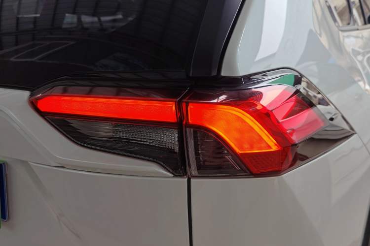 Used Toyota RAV4 2022 2.0L CVT Two-Wheel Drive Fashion Edition Right Rear Taillight