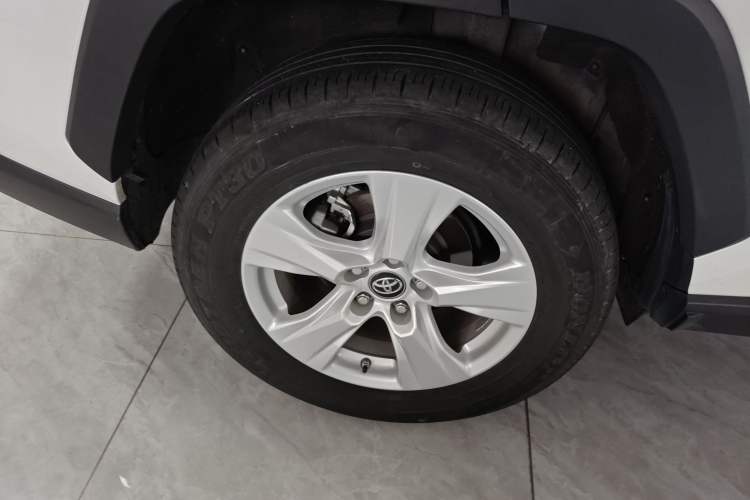 Used Toyota RAV4 2022 2.0L CVT Two-Wheel Drive Urban Edition Right Rear Wheel Hub
