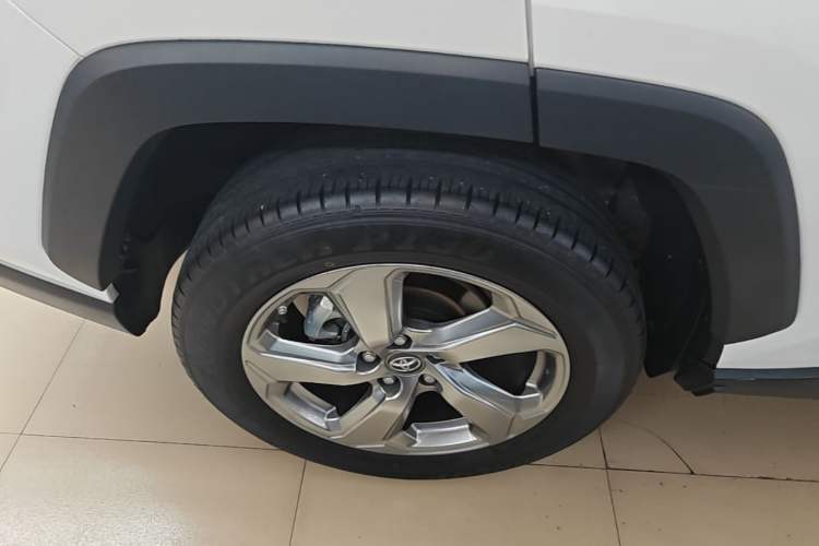 Used Toyota RAV4 2022 Dual-Engine 2.5L E-CVT Two-Wheel Drive Elite Edition Right Rear Wheel Hub