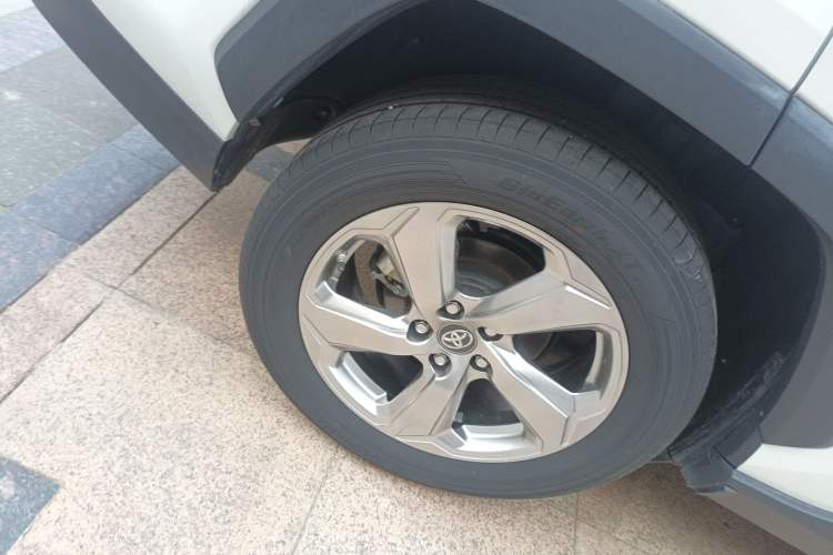 Used Toyota RAV4 2022 2.0L CVT Two-Wheel Drive Fashion Edition Right Rear Wheel Hub