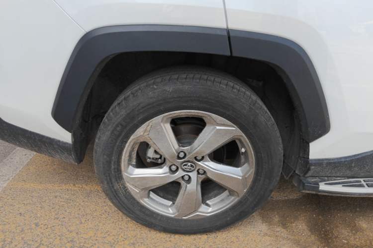 Used Toyota RAV4 2022 2.0L CVT Two-Wheel Drive Fashion Edition Right Rear Wheel Hub